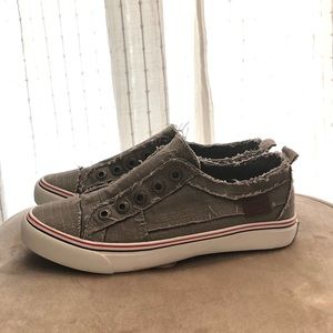 new blowfish sneakers!! size 7